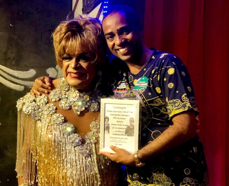 Prof. Josemar é homenageado na Turma OK pela sua luta em defesa da população LGBTQIA+
