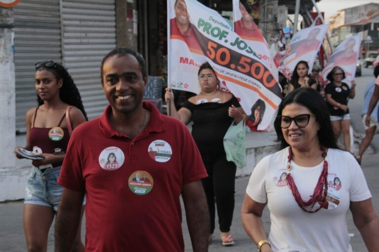 Prof. Josemar faz caminhada em Iguaba com a candidata a deputada federal Dra. Margoth