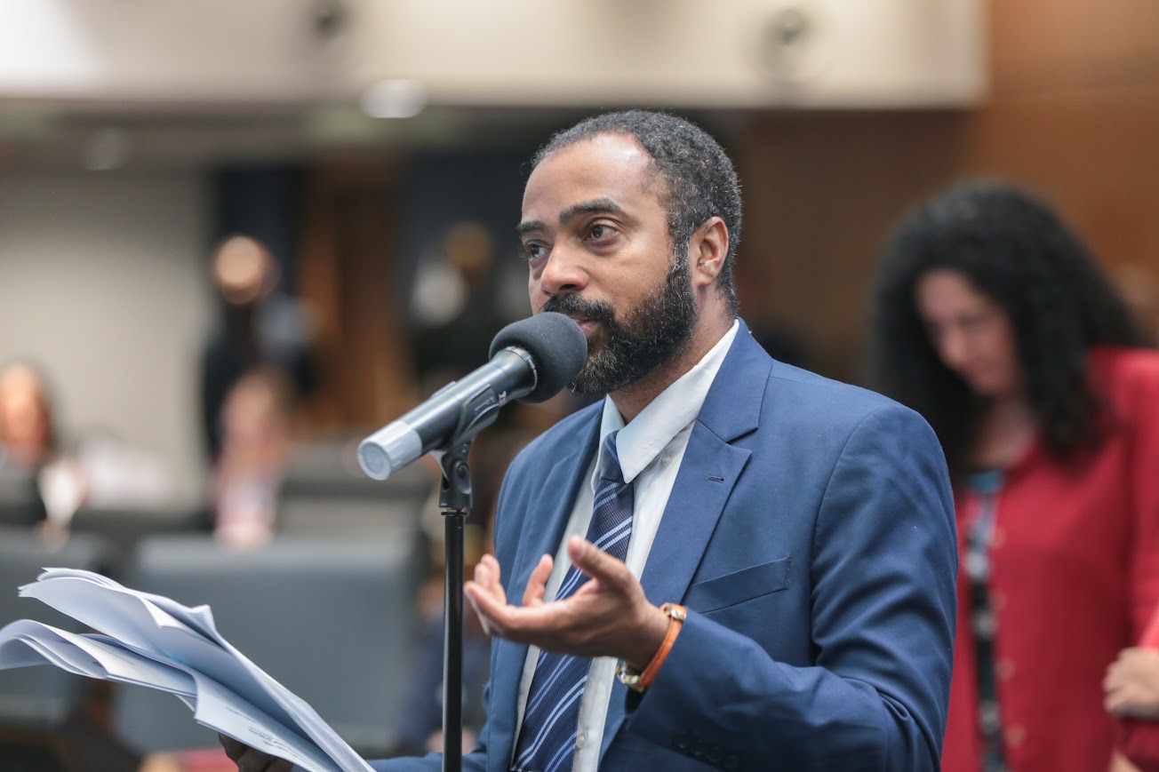 Requerimento do Prof.Josemar é aprovado e Washington Reis será convocado para explicações na Alerj