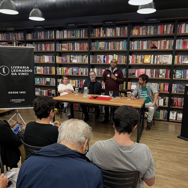Professor Josemar participa de lançamento de livro sobre a ascensão da extrema direita no Brasil