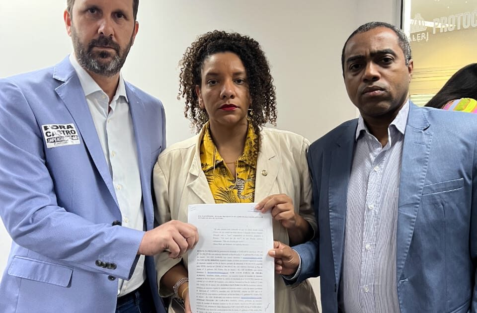 Parlamentares protocolam pedido de impeachment de Cláudio Castro na Alerj