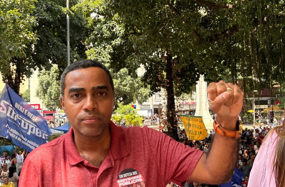Prof. Josemar Apresenta PL para Descongelar Triênios no RJ