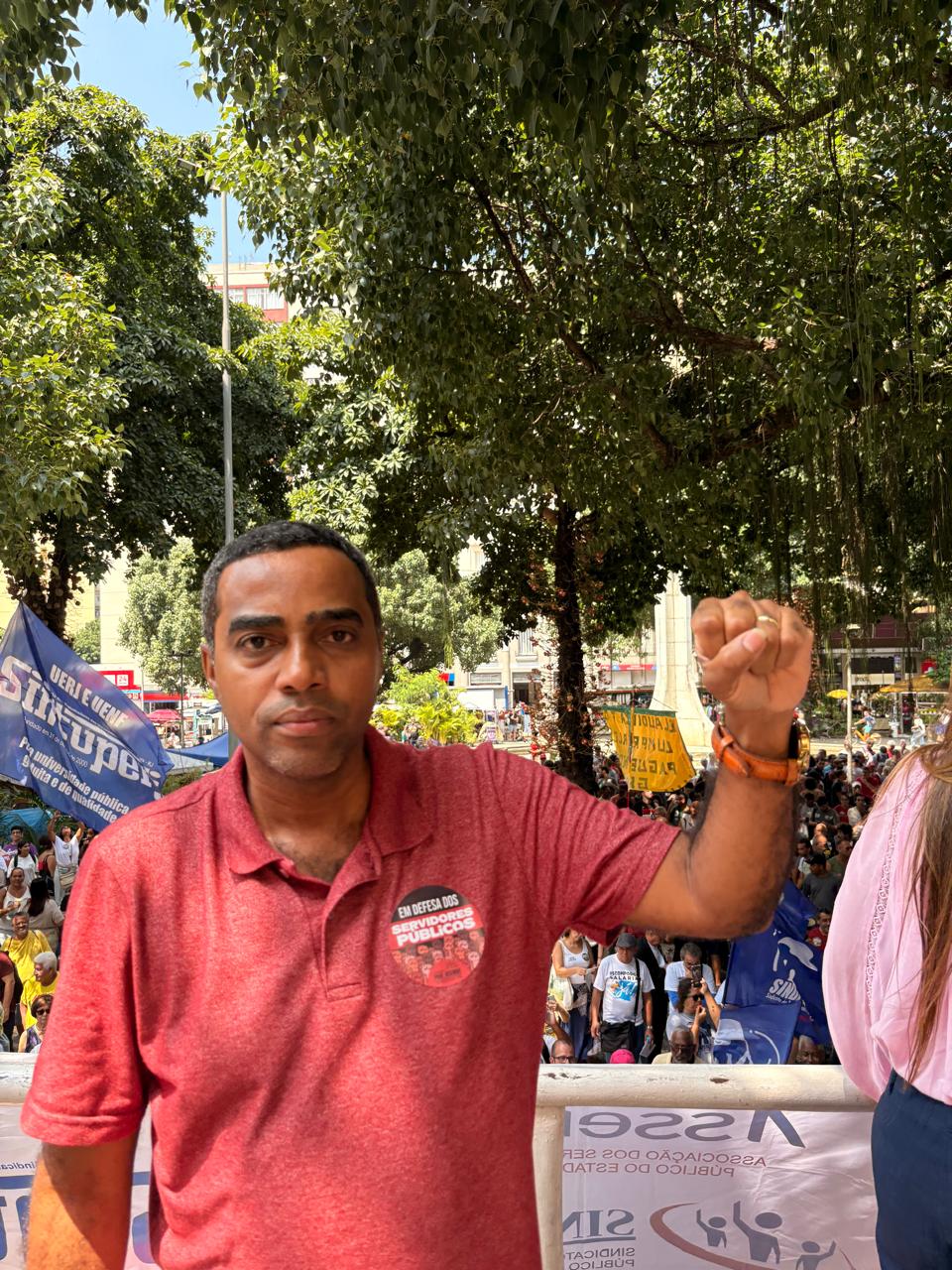 Prof. Josemar Apresenta PL para Descongelar Triênios no RJ