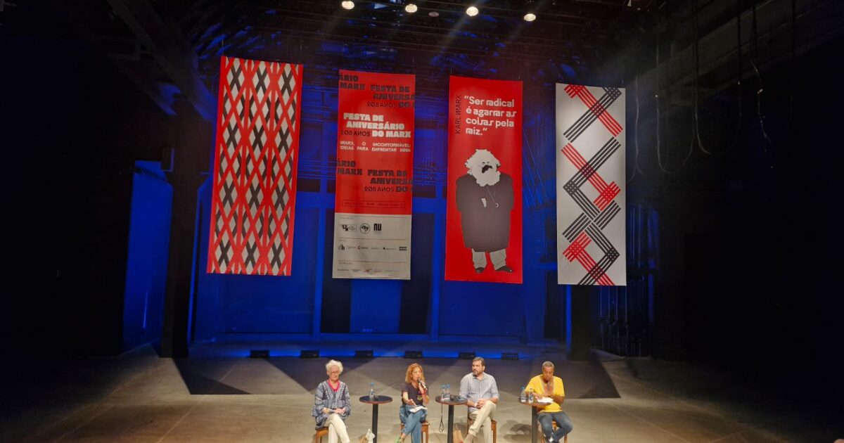 Sábado vermelho e primeiro comitê antifascista